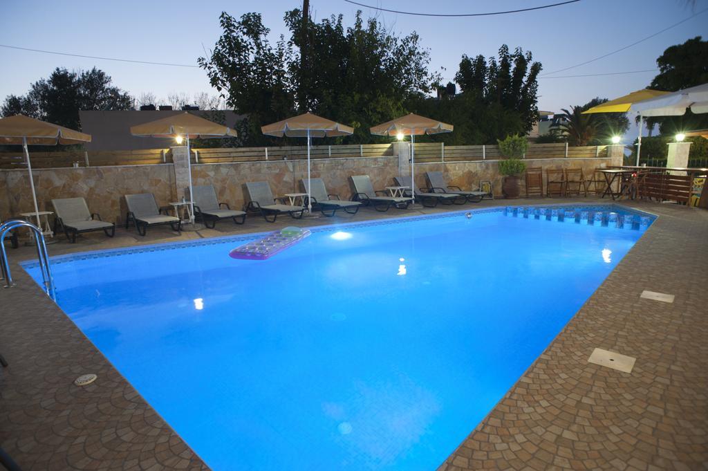 Nikolas Suites Като Дарацо Екстериор снимка