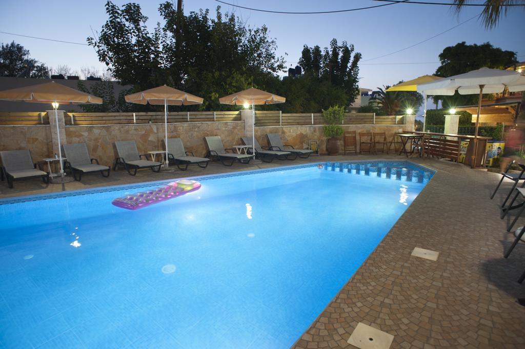 Nikolas Suites Като Дарацо Екстериор снимка