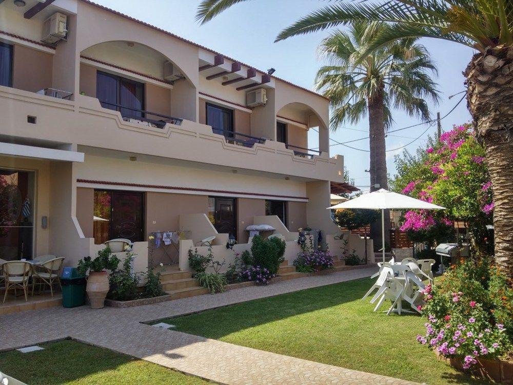Nikolas Suites Като Дарацо Екстериор снимка
