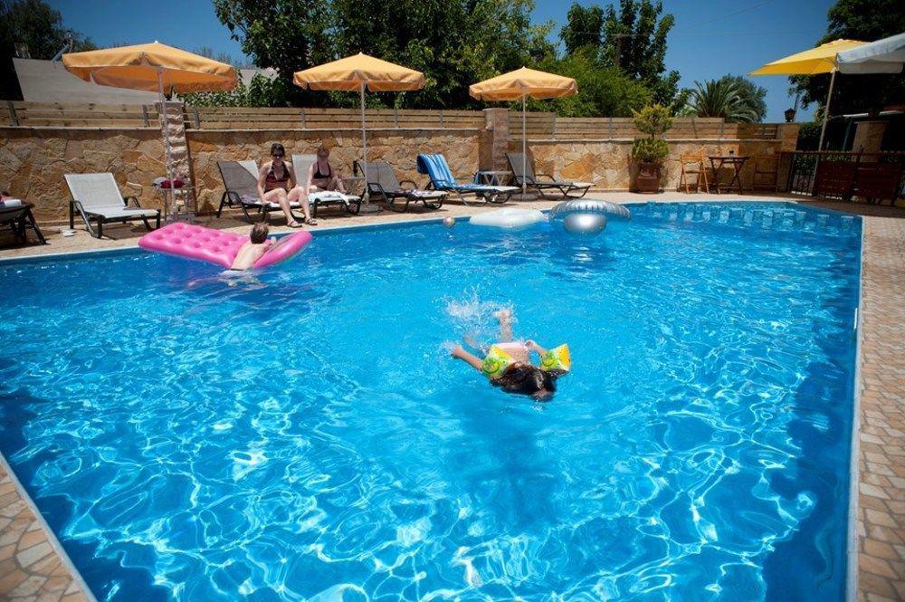 Nikolas Suites Като Дарацо Екстериор снимка